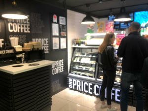 Заведение One Price Coffee на фото