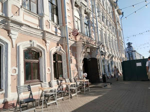 Заведение Все свои на фото