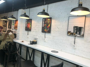 Заведение One Price Coffee на фото