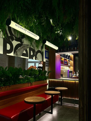 Заведение Monkey Grinder на фото