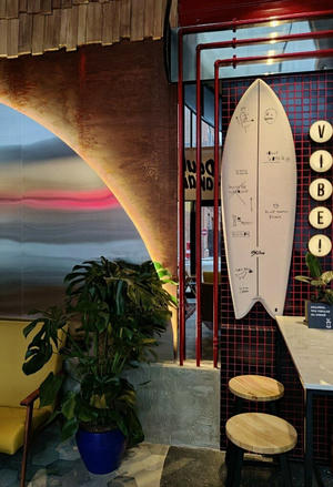 Заведение Surf Coffee X Stitch на фото